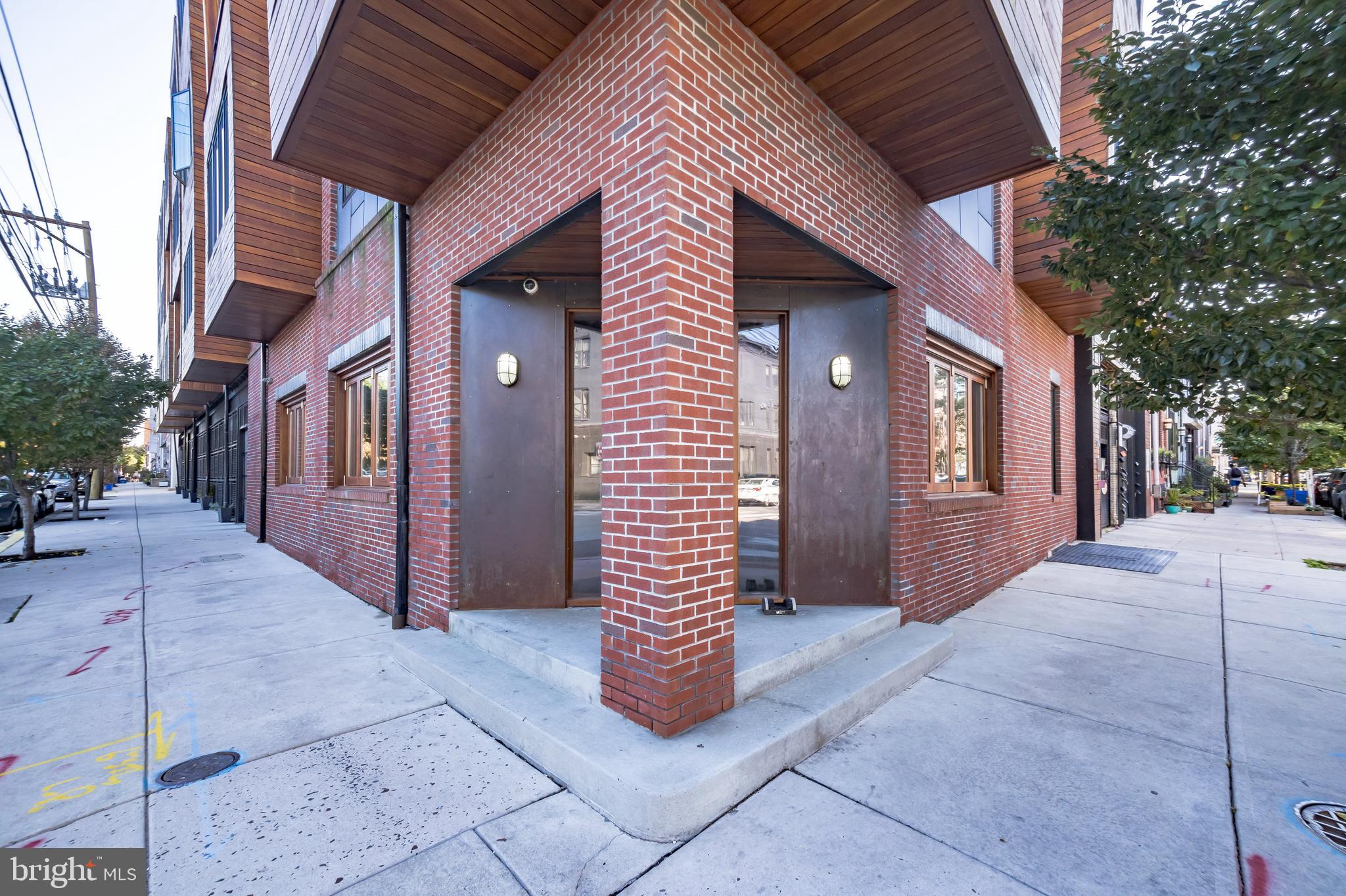 FISHTOWN - Commercial Sale