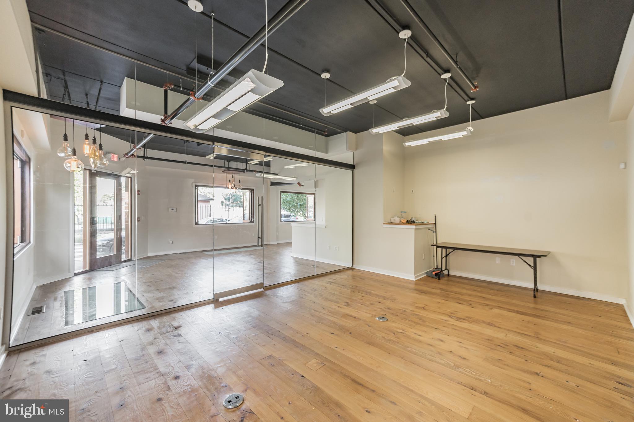 FISHTOWN - Commercial Sale