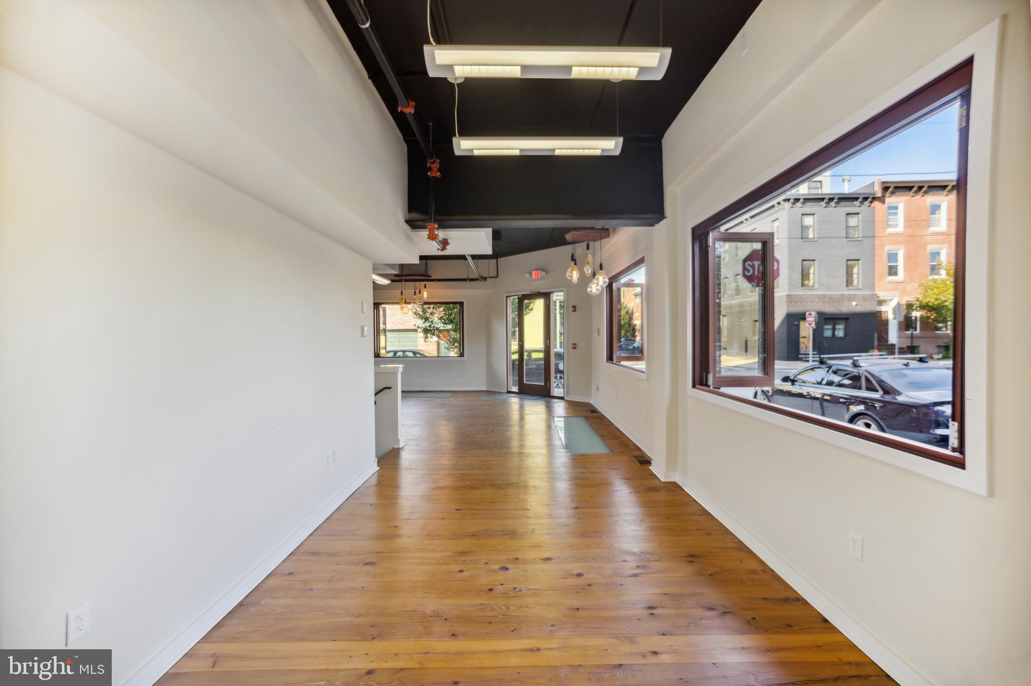 FISHTOWN - Commercial Sale