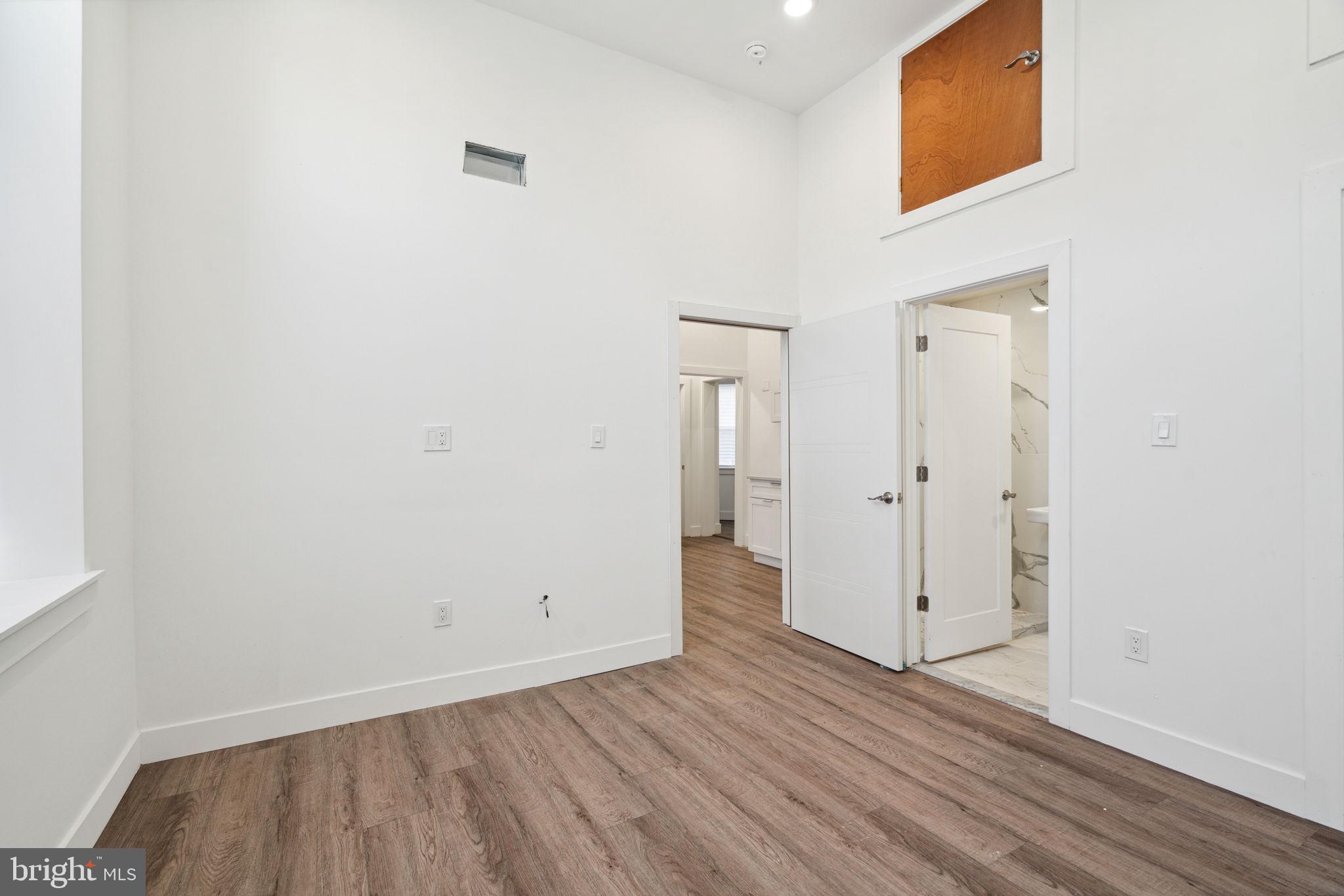 ROXBOROUGH - Residential Lease