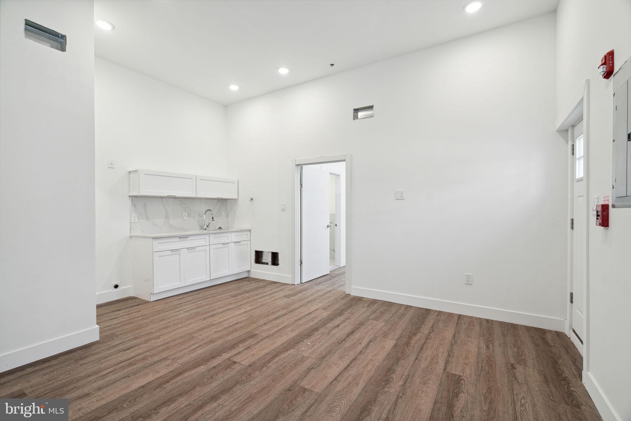 ROXBOROUGH - Residential Lease