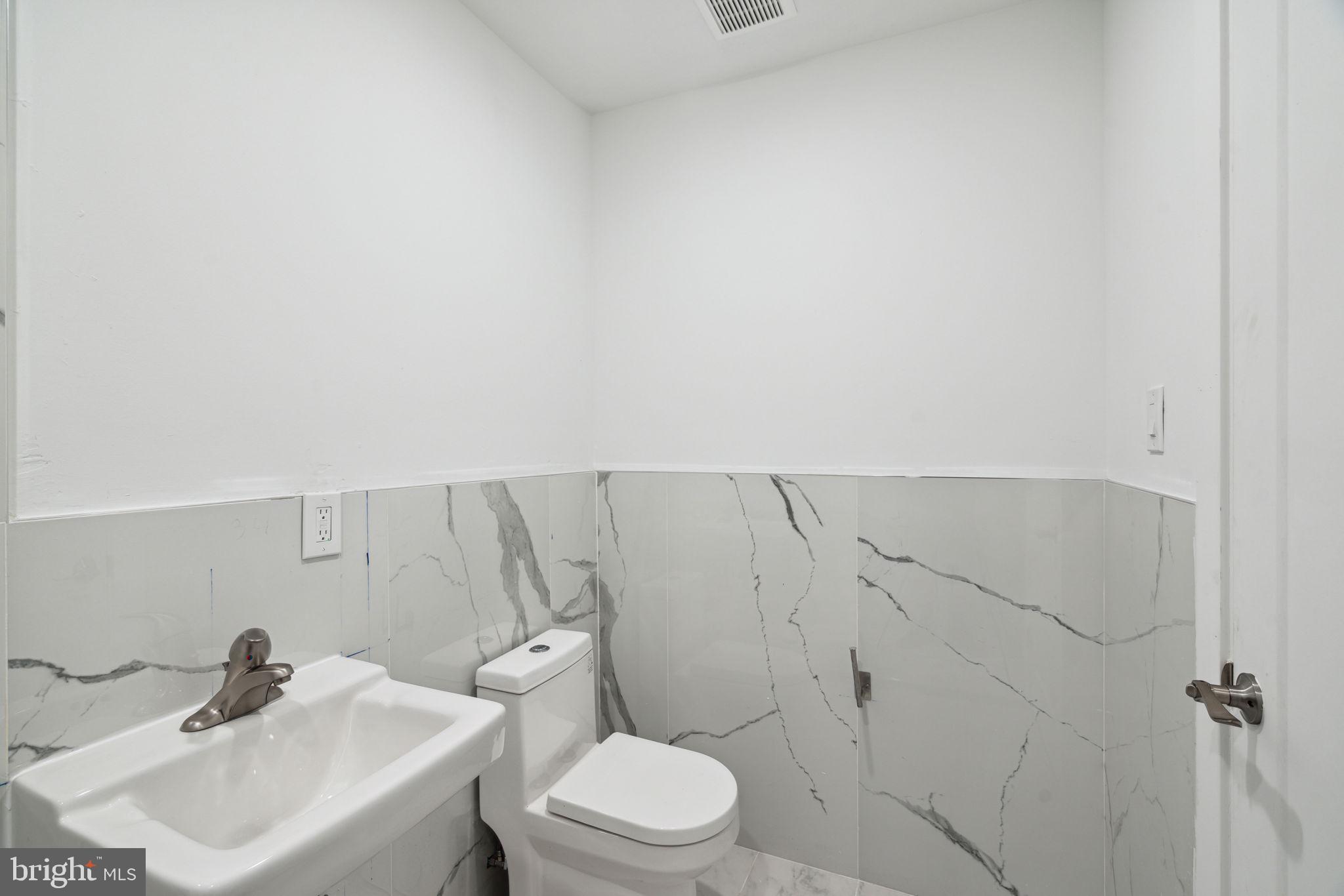 ROXBOROUGH - Residential Lease