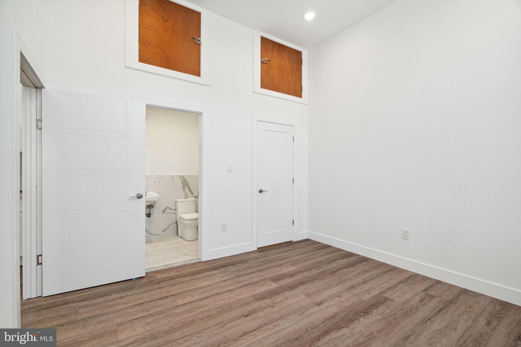 ROXBOROUGH - Residential Lease