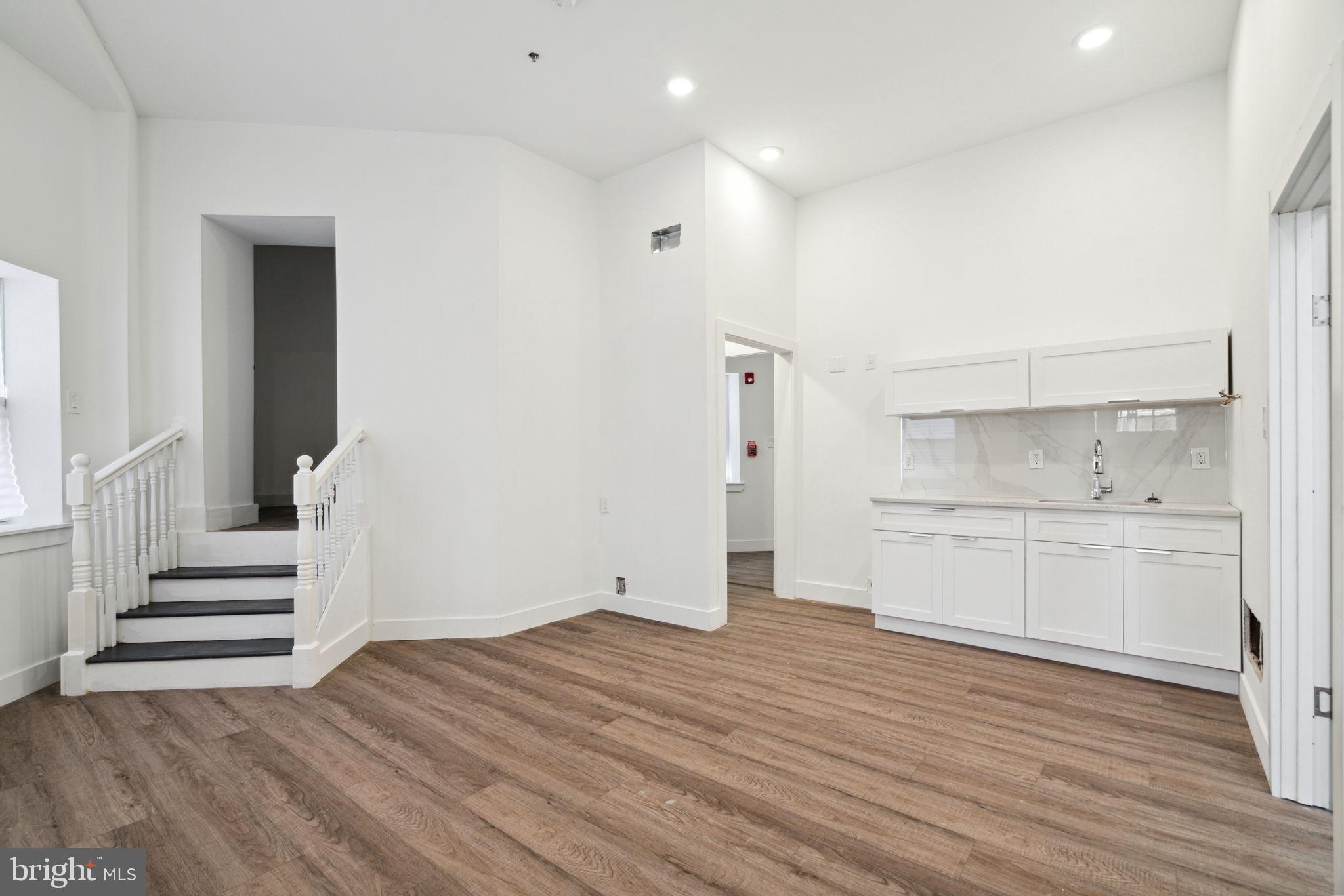 ROXBOROUGH - Residential Lease