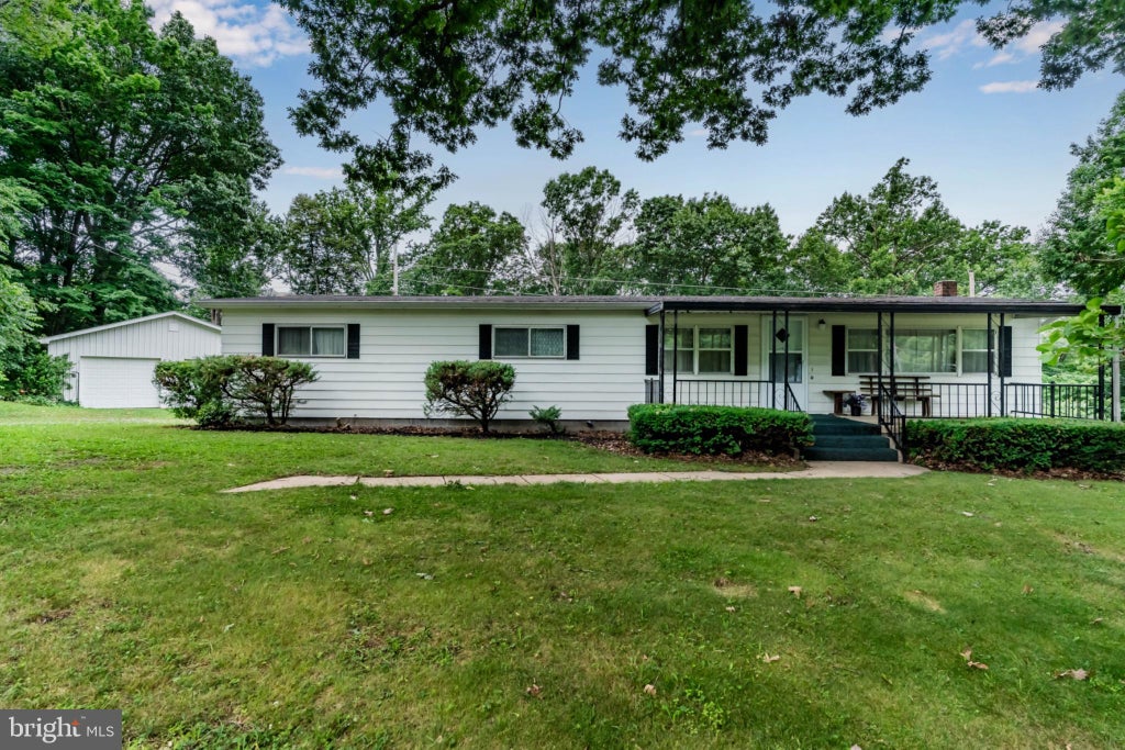 Photo of 1618 Buchanan Trl, MC CONNELLSBURG, PA 17233 (MLS # PAFU2002170)