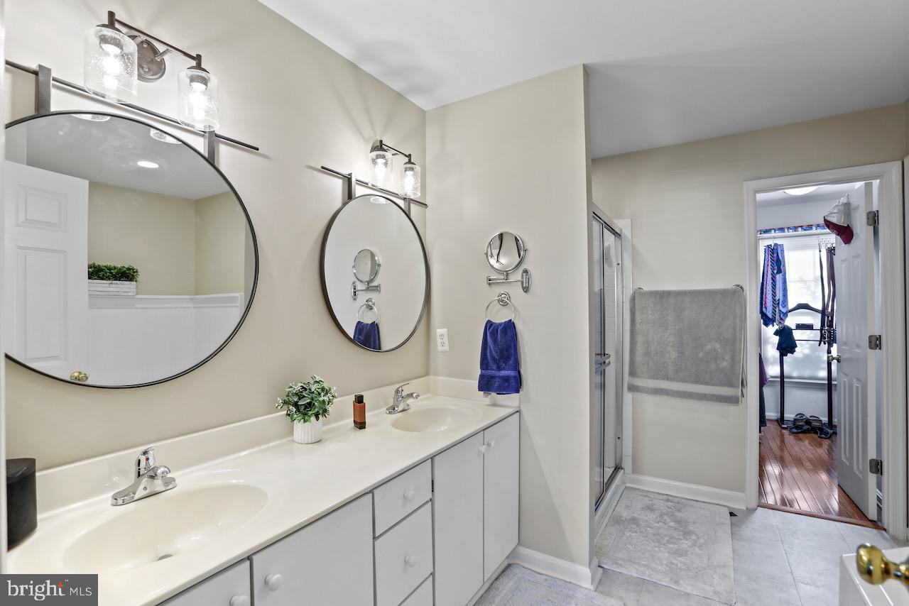 SOUTH RIDING - Residential