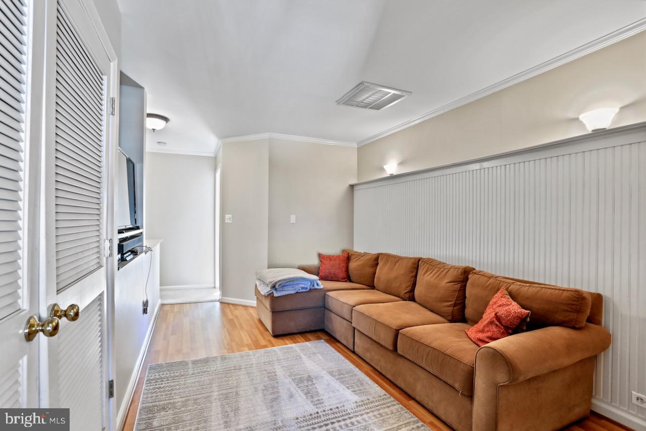 SOUTH RIDING - Residential