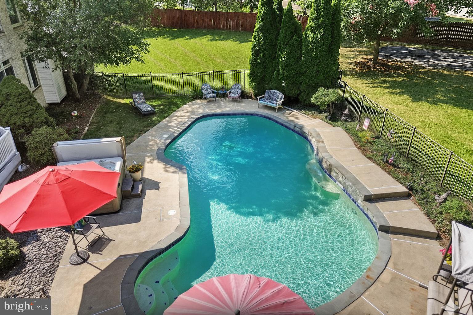 CLIVEDEN REACH - Residential