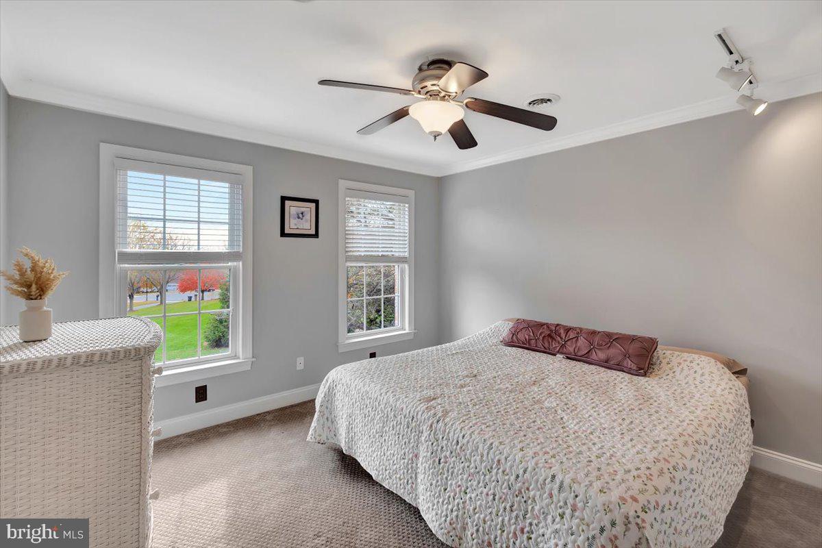 CLIVEDEN REACH - Residential