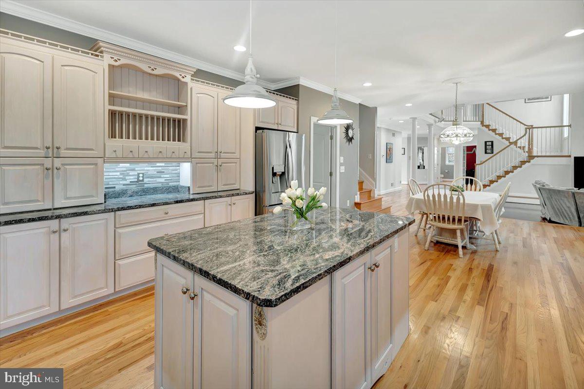 CLIVEDEN REACH - Residential