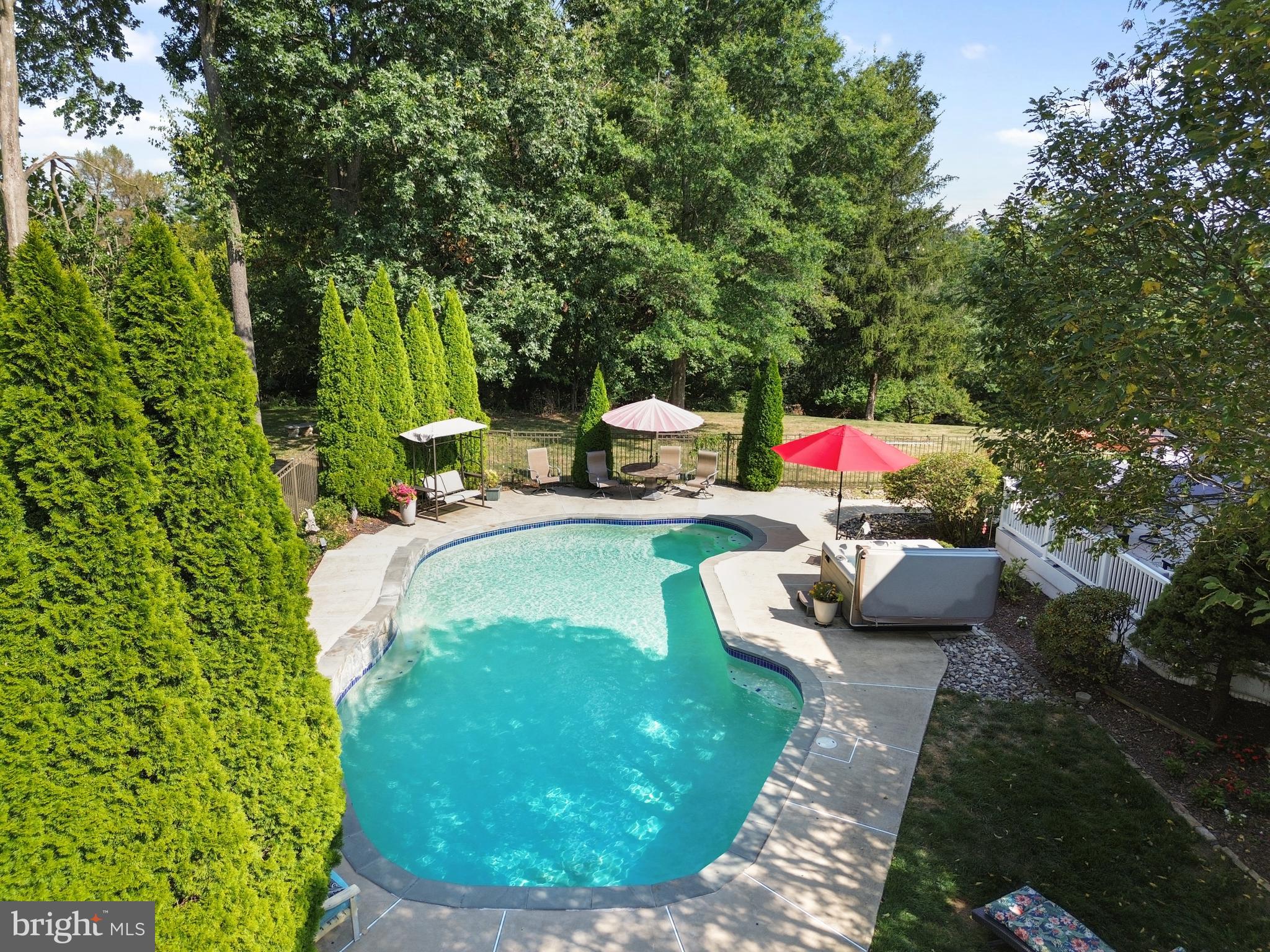 CLIVEDEN REACH - Residential