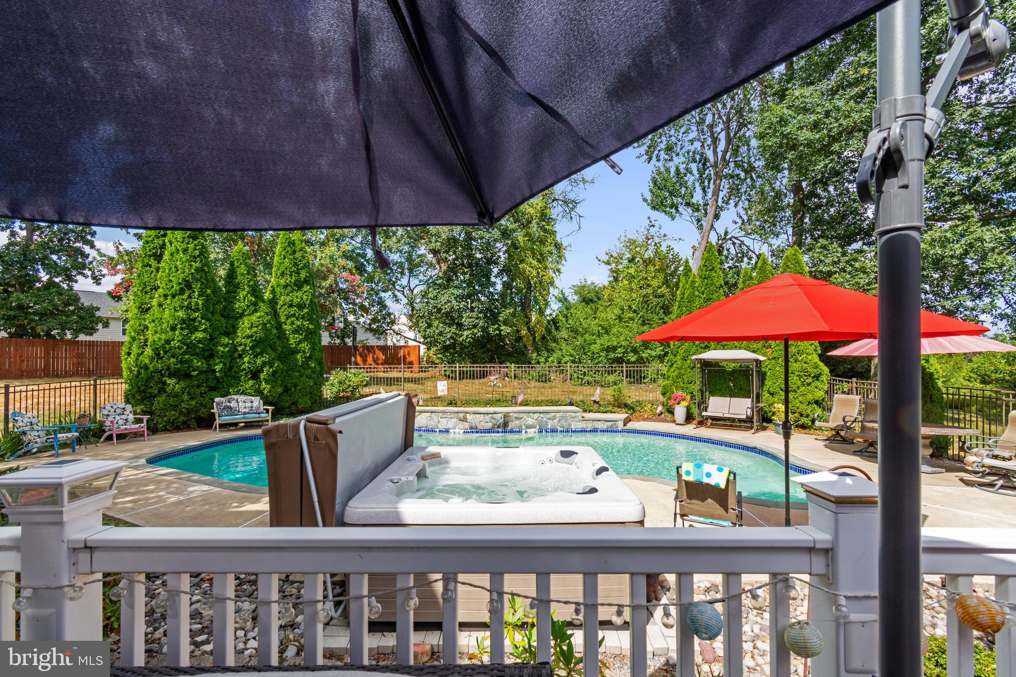 CLIVEDEN REACH - Residential