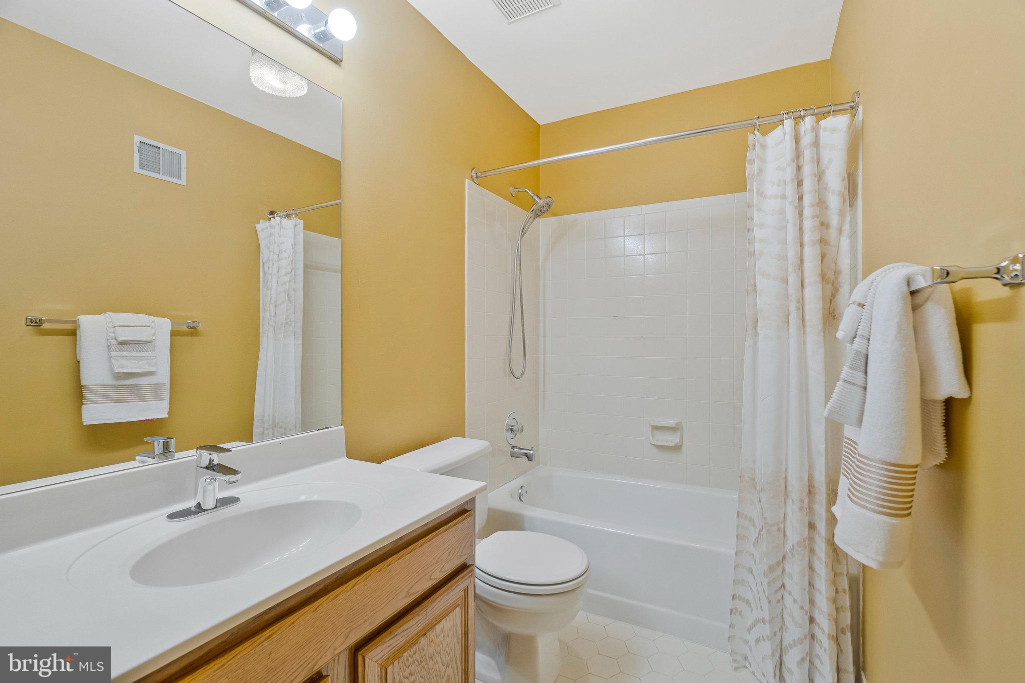 KINGSBERRY - Residential Lease