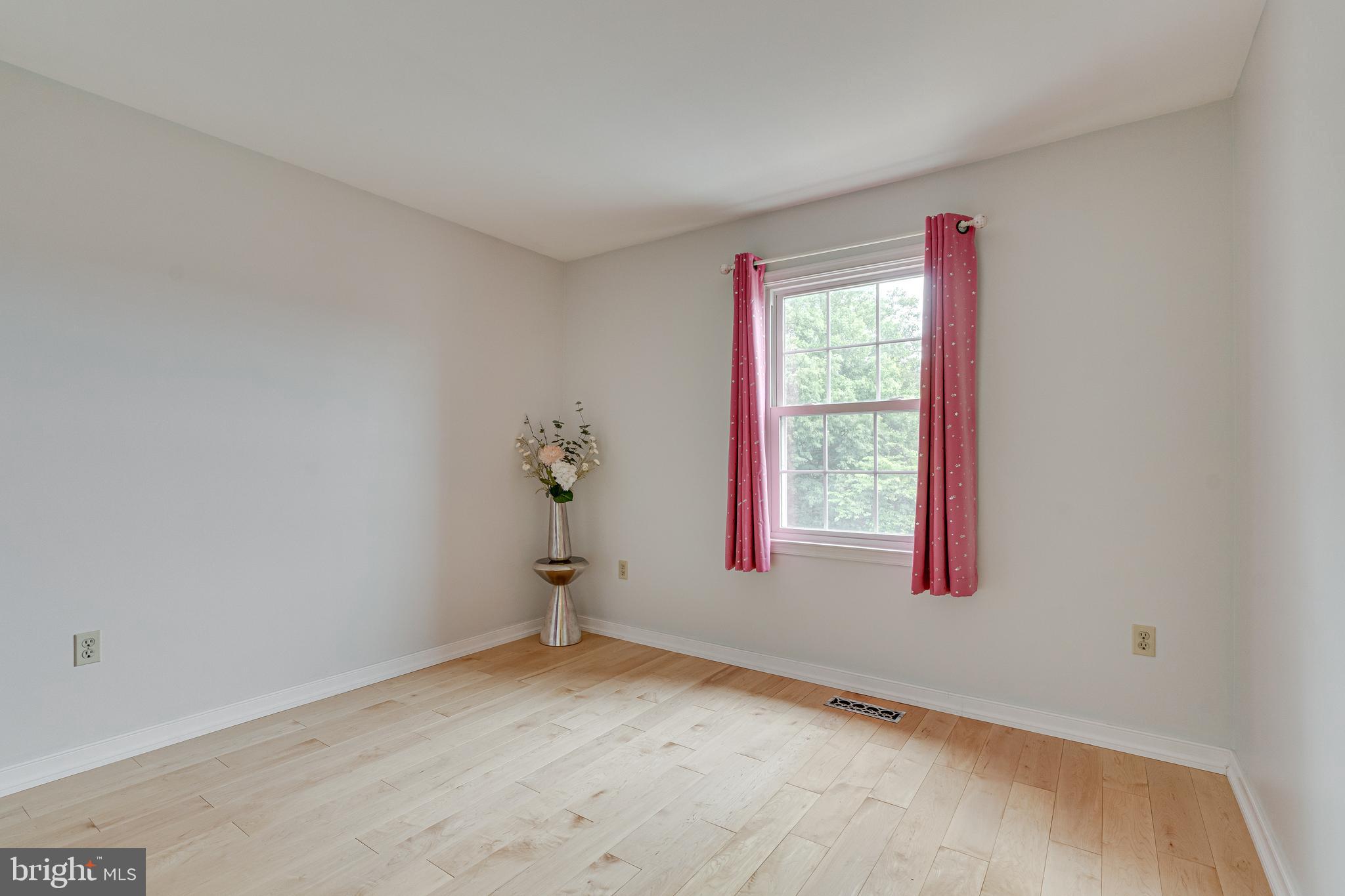 KINGSBERRY - Residential Lease