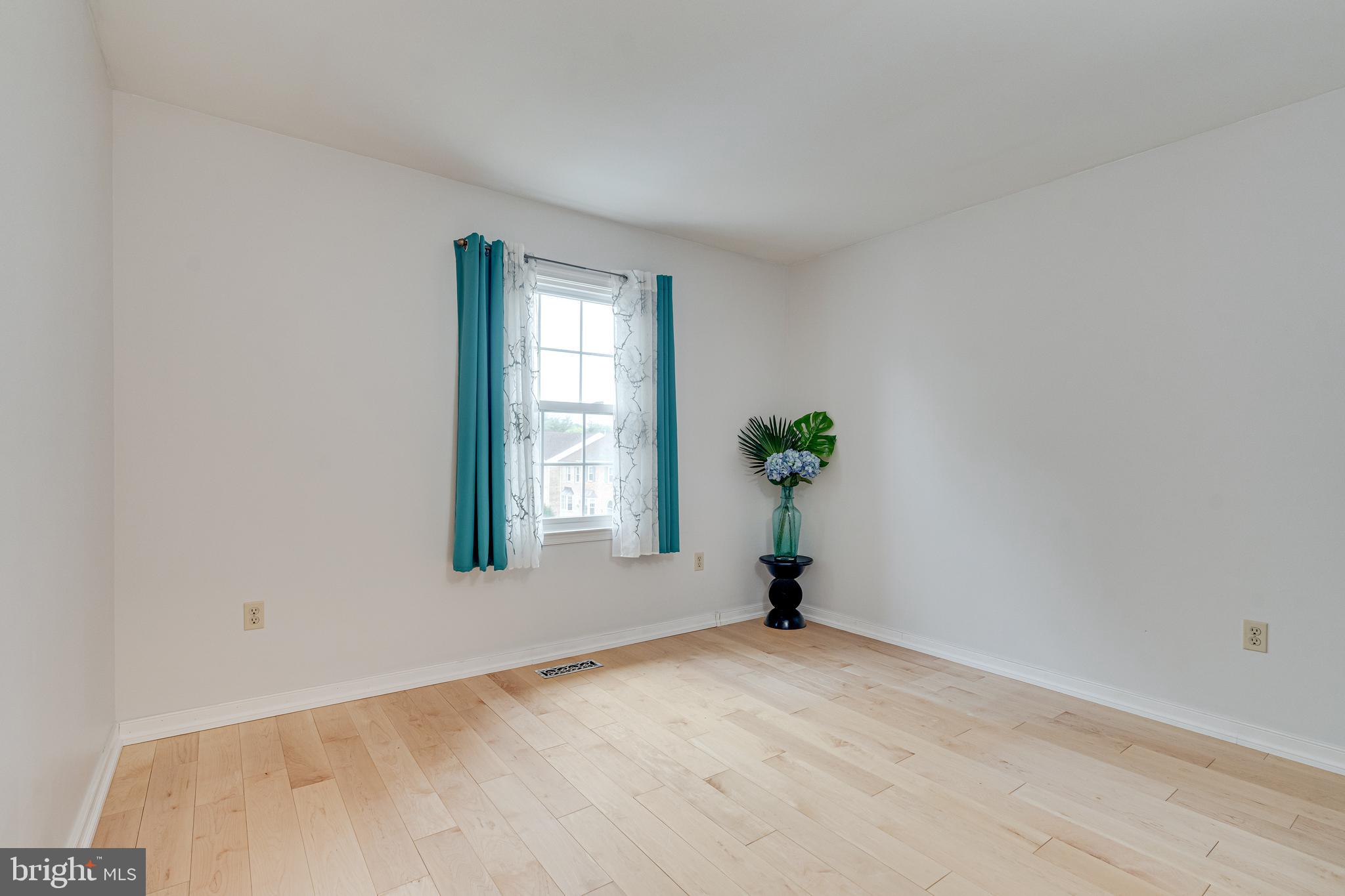 KINGSBERRY - Residential Lease