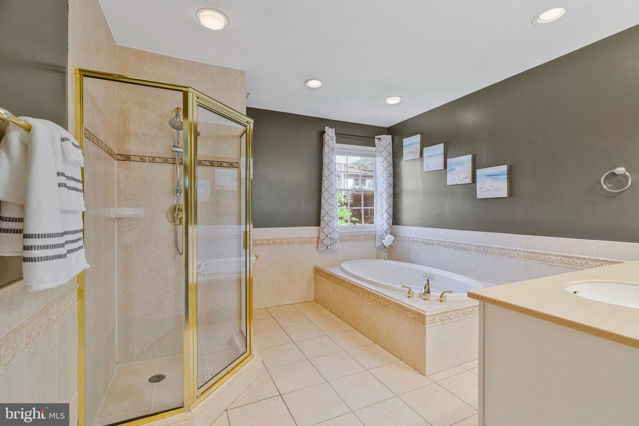 KINGSBERRY - Residential Lease