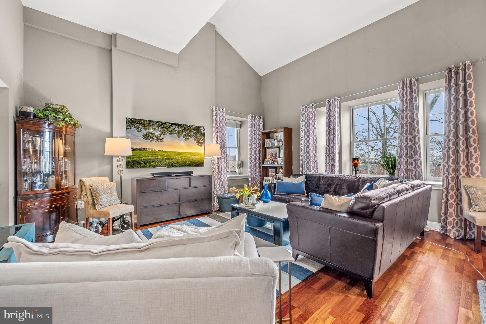 NAVAL SQUARE - Residential Lease