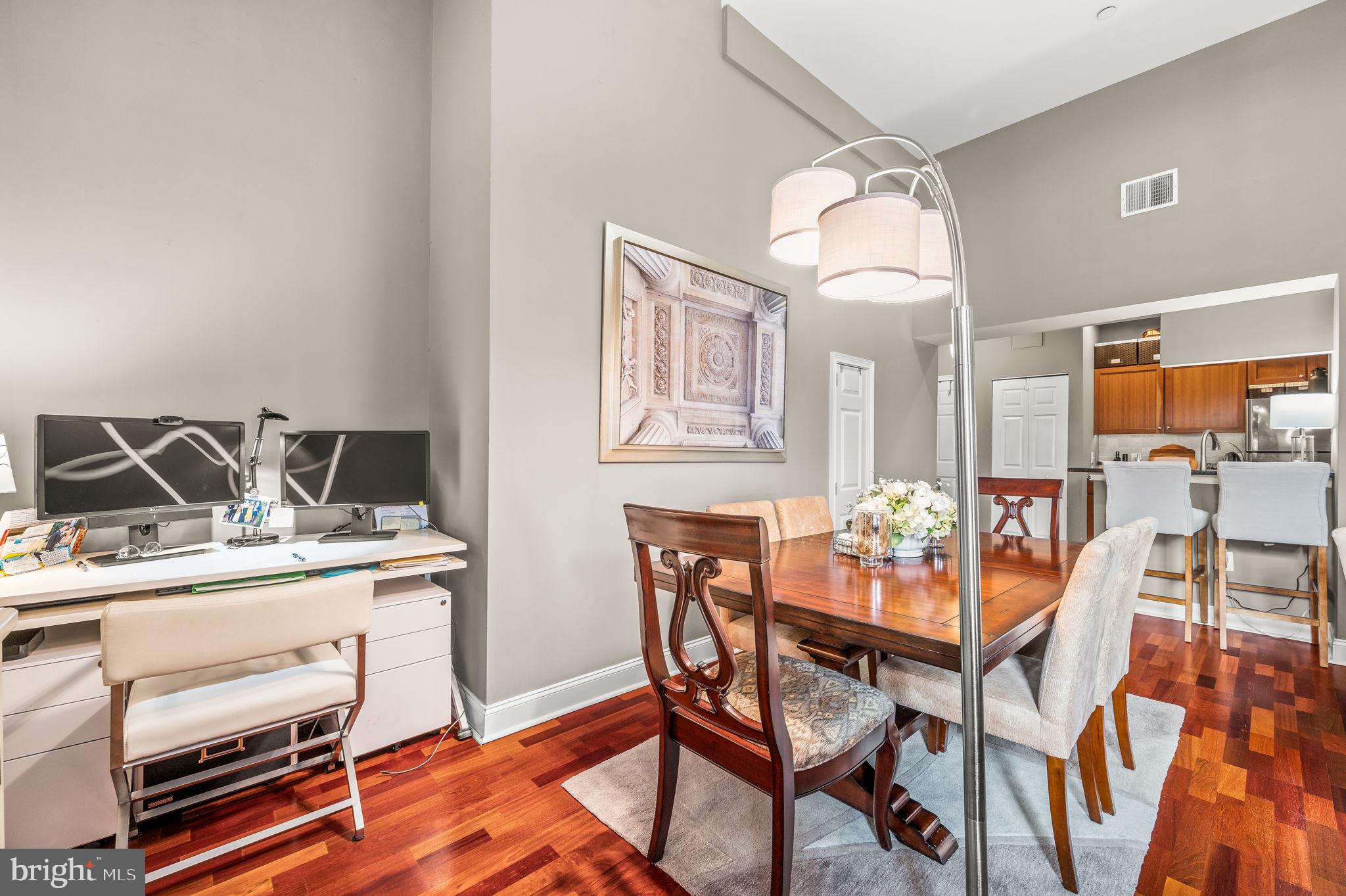 NAVAL SQUARE - Residential Lease