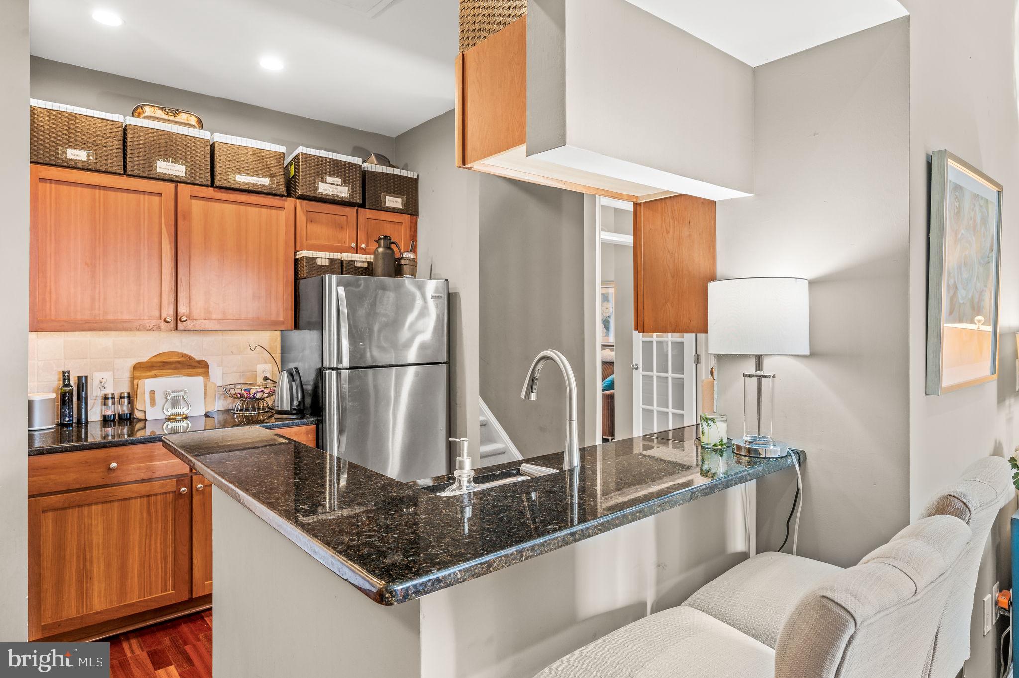 NAVAL SQUARE - Residential Lease