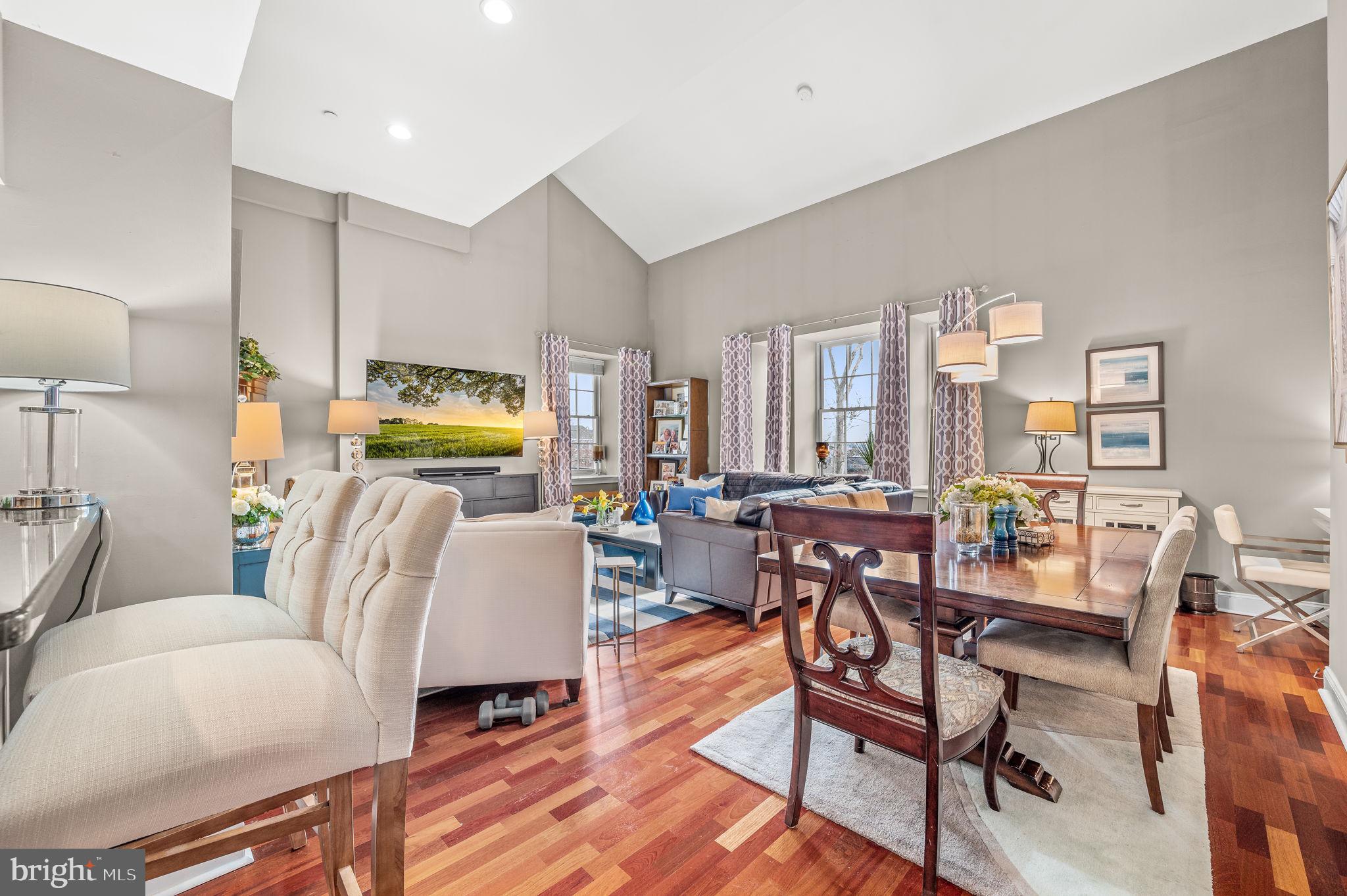 NAVAL SQUARE - Residential Lease