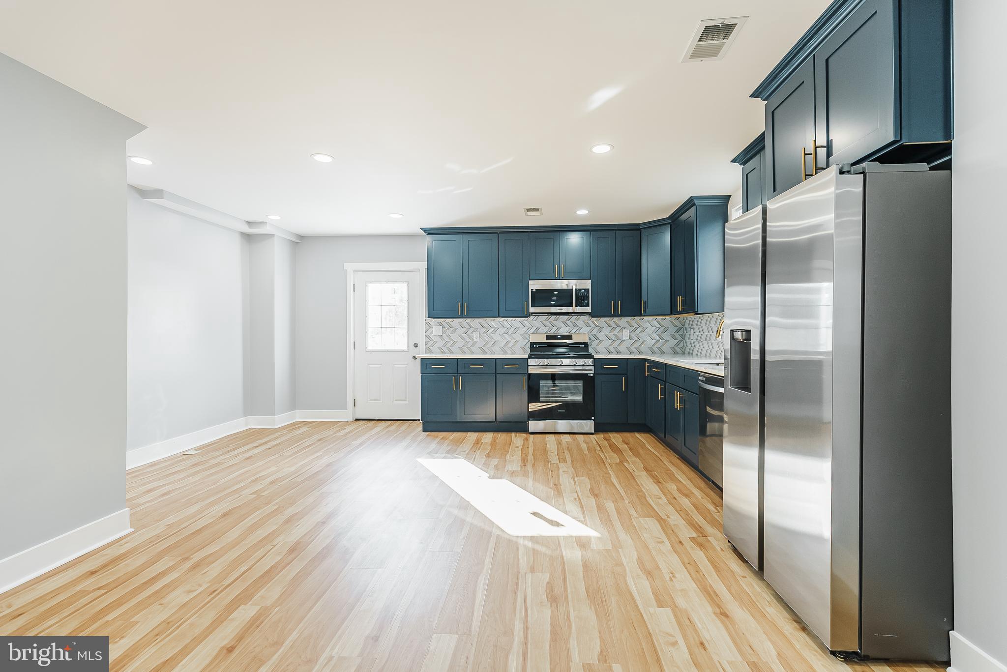 LANSDOWNE - Residential