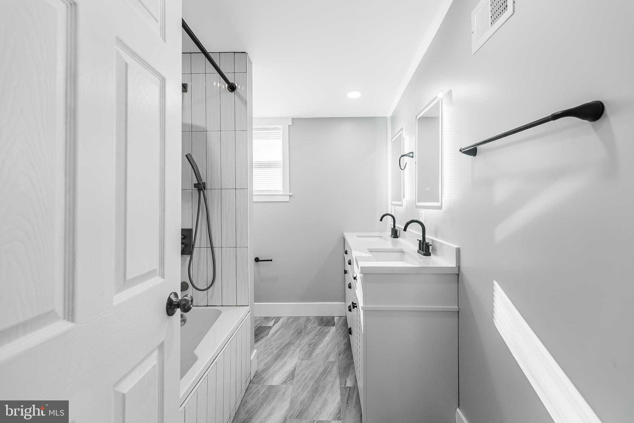 LANSDOWNE - Residential