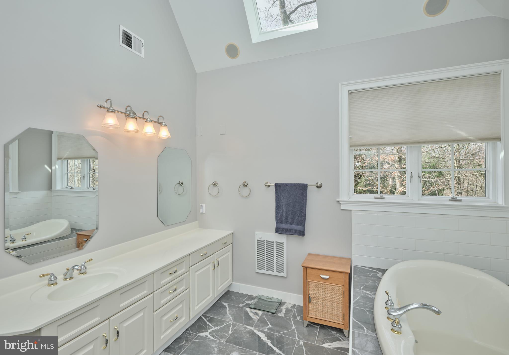 KINGSWOODS RIDGE - Residential