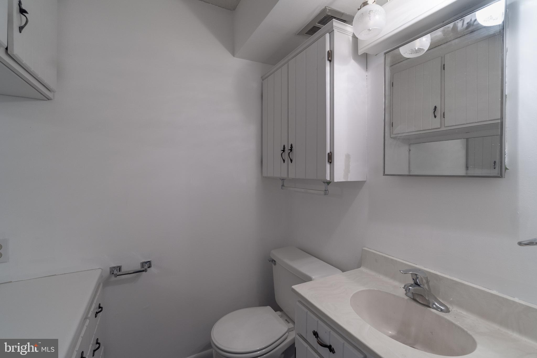 EDGEWOOD CONDOMMINIUMS - Residential