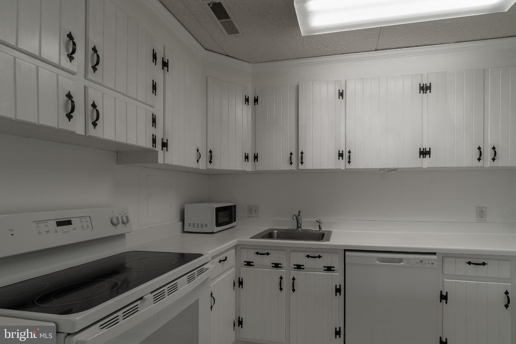 EDGEWOOD CONDOMMINIUMS - Residential