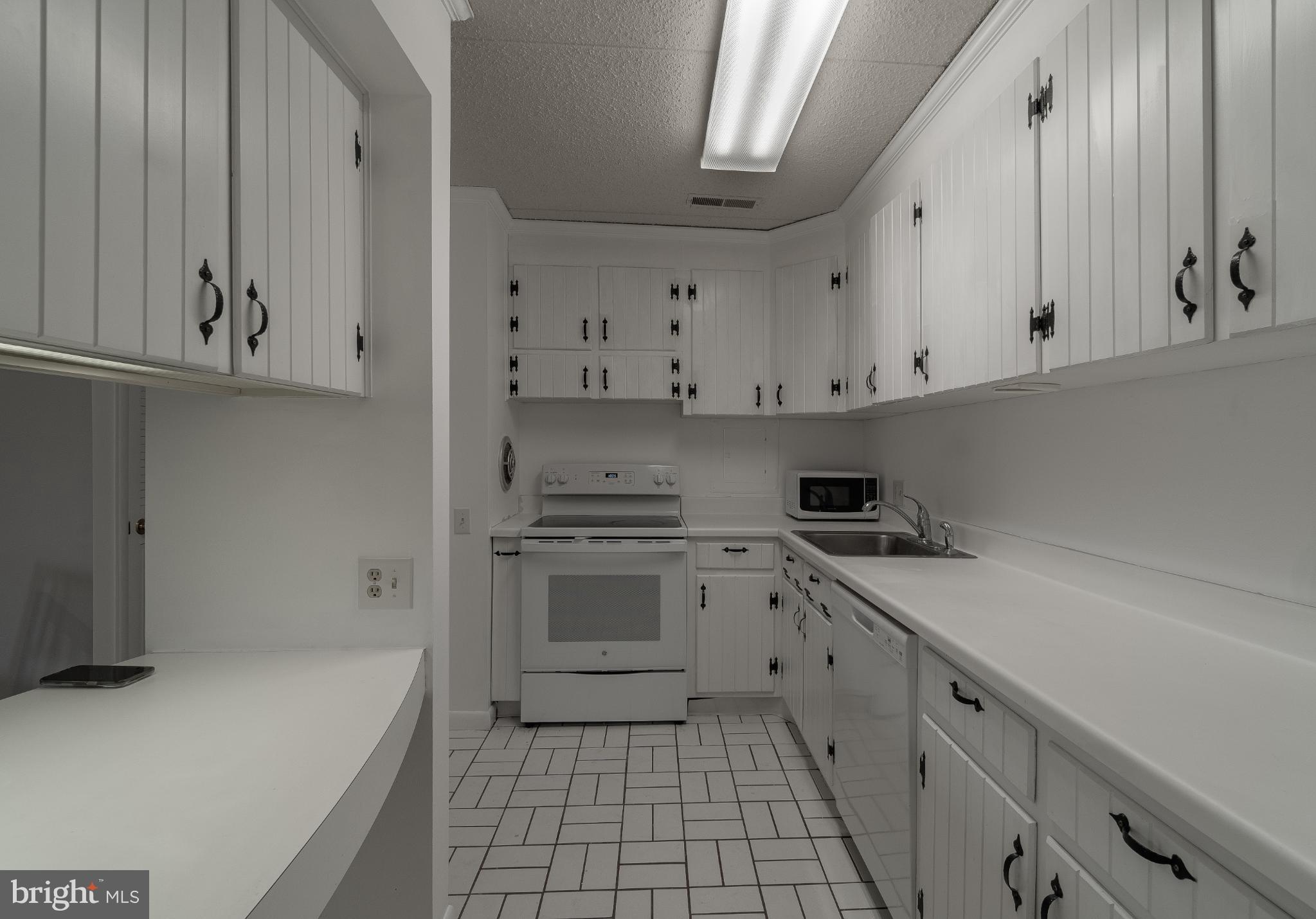 EDGEWOOD CONDOMMINIUMS - Residential