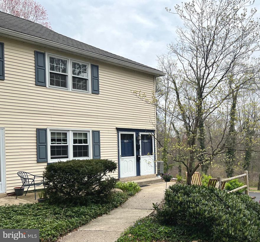 Beautiful First Floor 1 bedroom in Yardley Commons. Private entrance. Updated kitchen. Brand New HVAC Unit 2021. Lovely community with walking trails, pool, fitness center and clubhouse. Walk to the Boro and enjoy countless restaurants and shops. Steps away from the train- a commuter's dream! Tenant occupied thru 5/2023. HOA fee also includes electric bill.