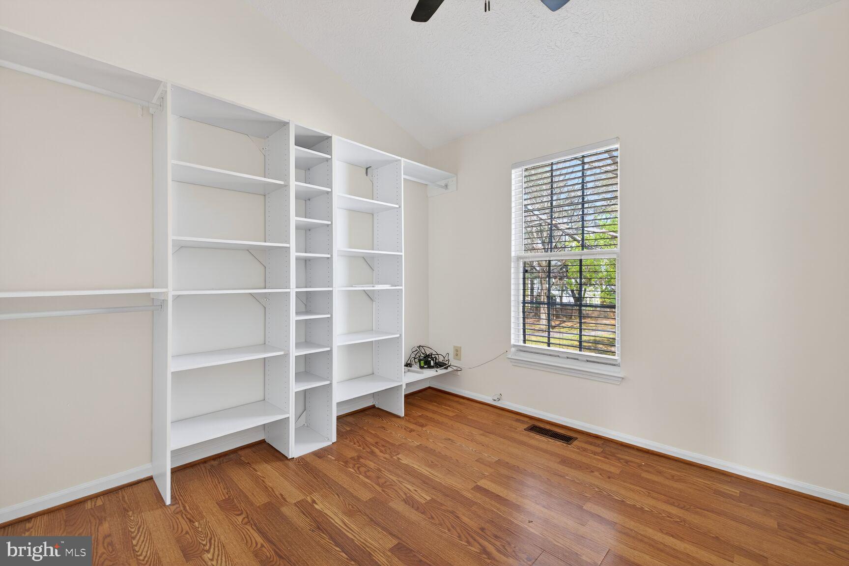 CHURCHILL TOWN SECTOR - Residential