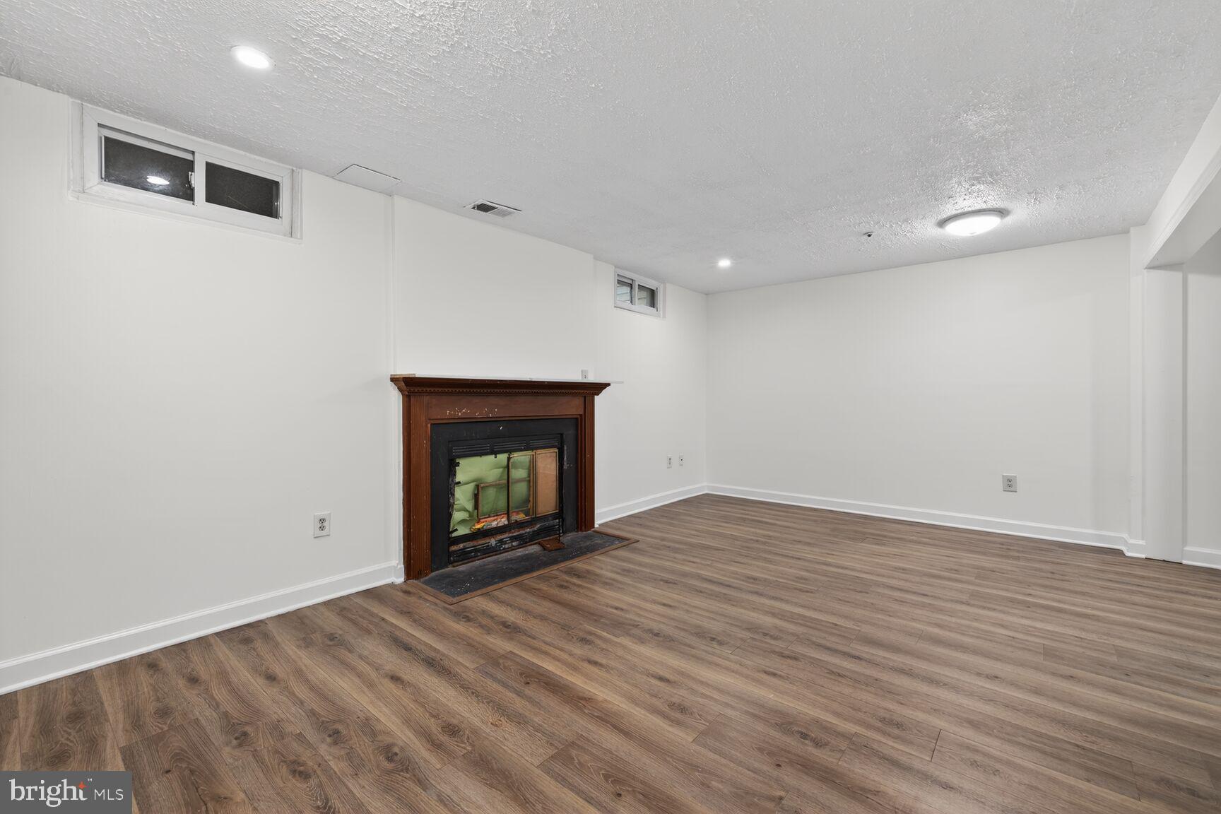 CHURCHILL TOWN SECTOR - Residential