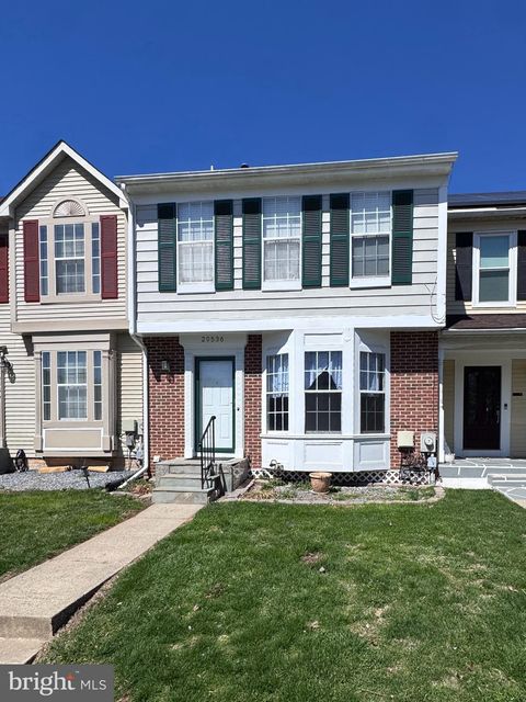 Photo of 20536 Staffordshire Drive, GERMANTOWN, MD 20874 (MLS # MDMC2224904)