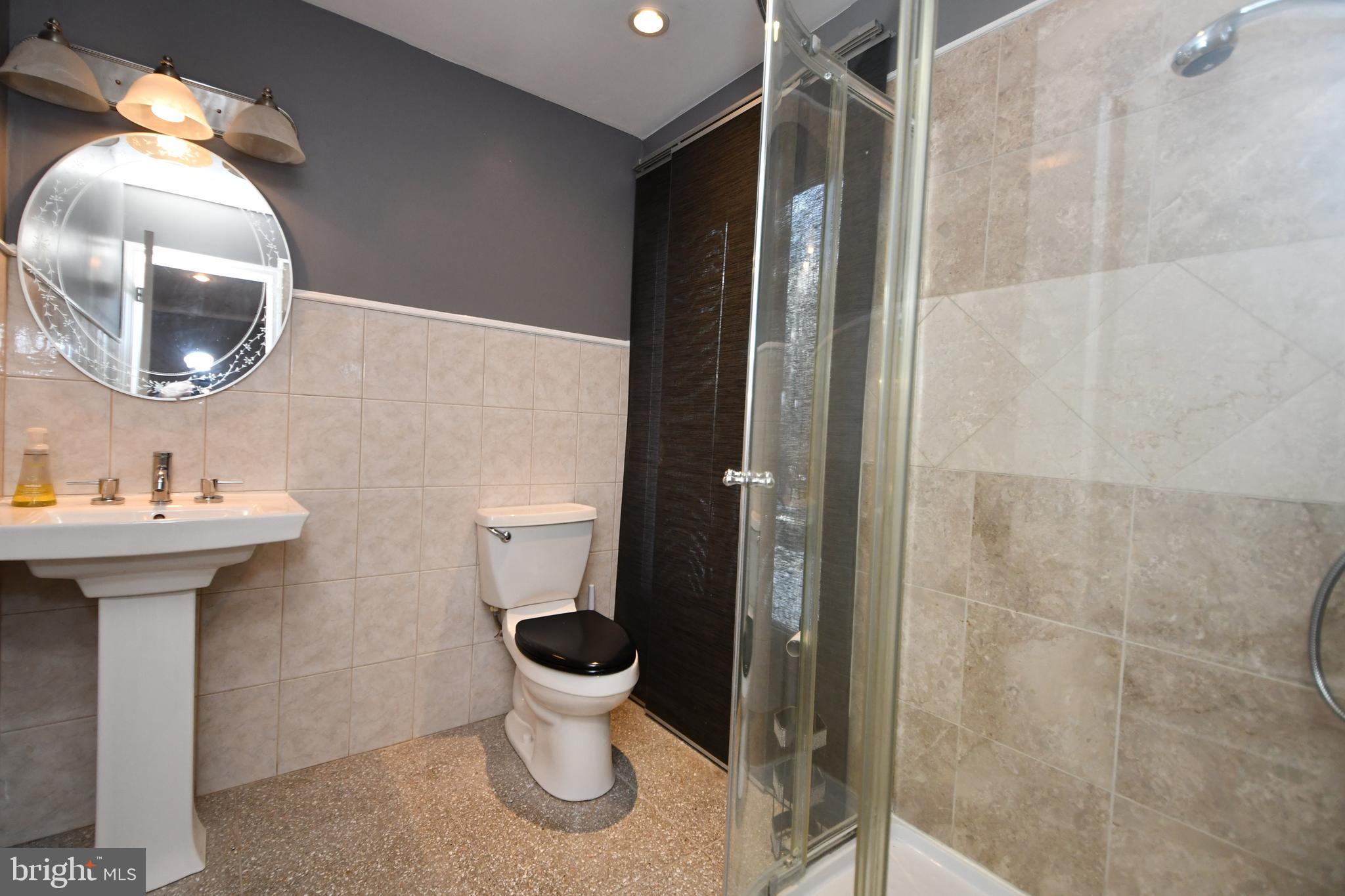 EXECUTIVE ESTATES - Residential