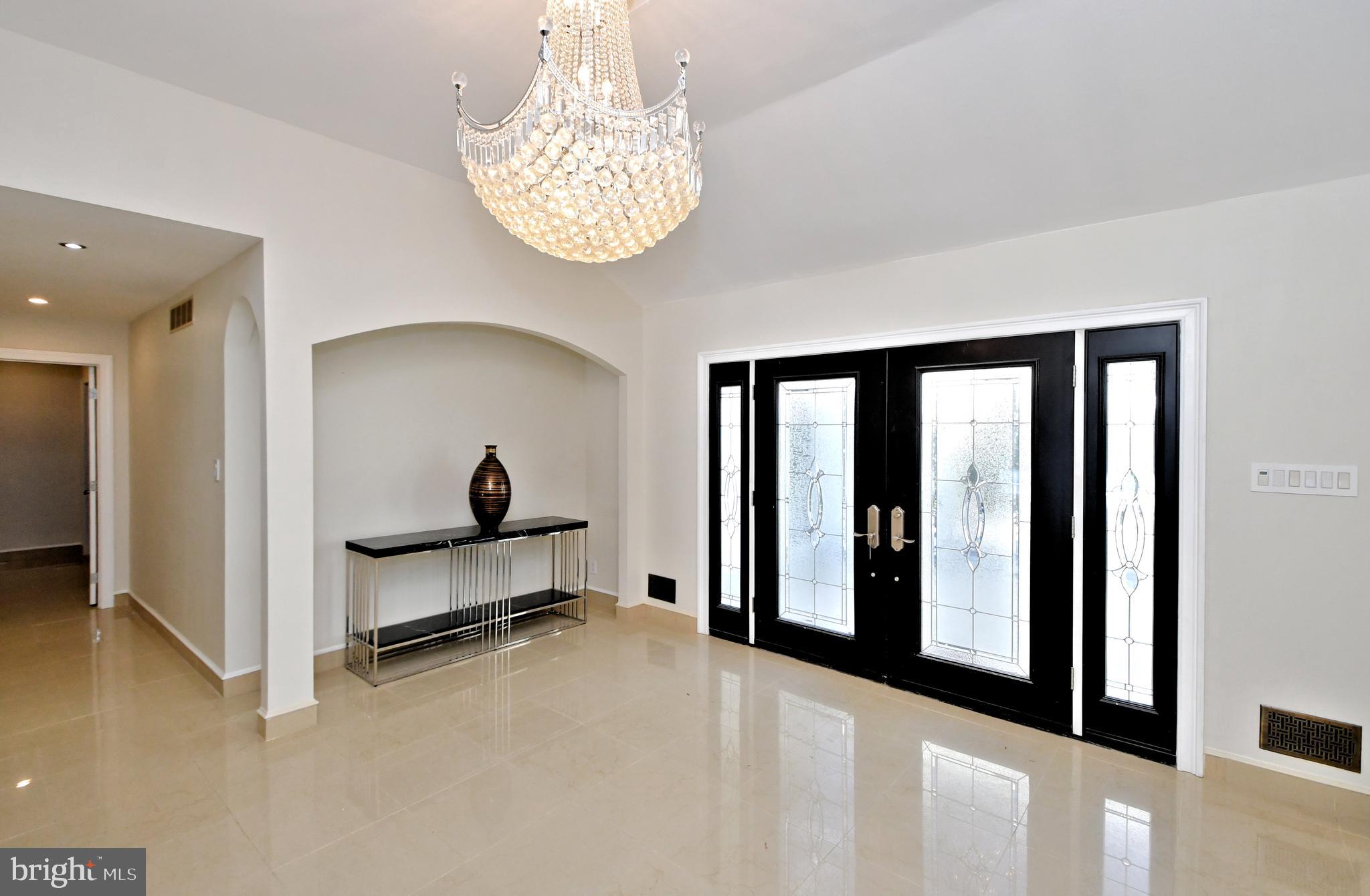 EXECUTIVE ESTATES - Residential