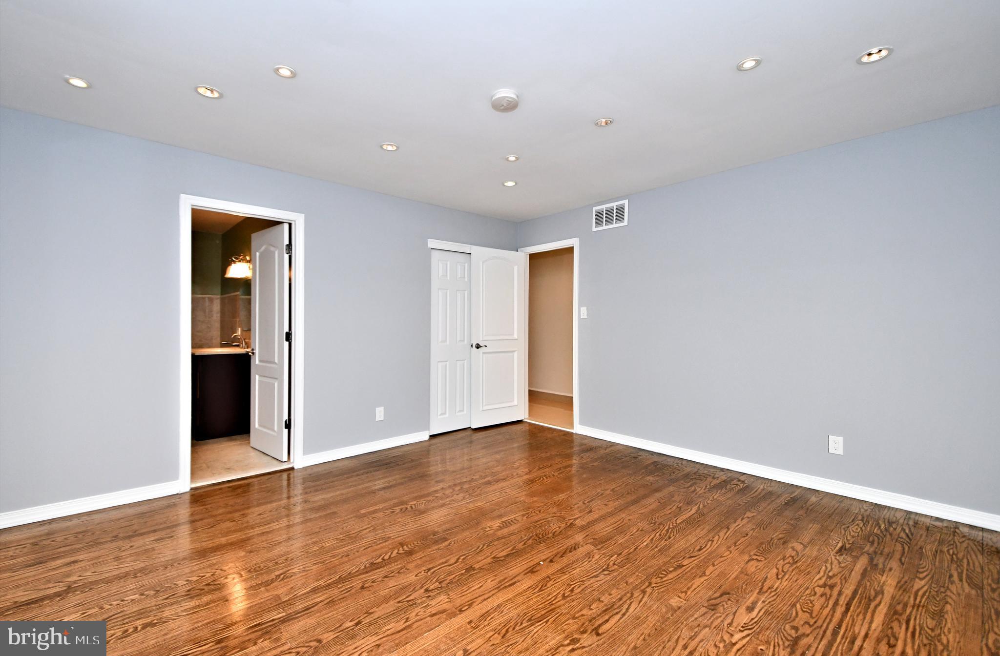 EXECUTIVE ESTATES - Residential