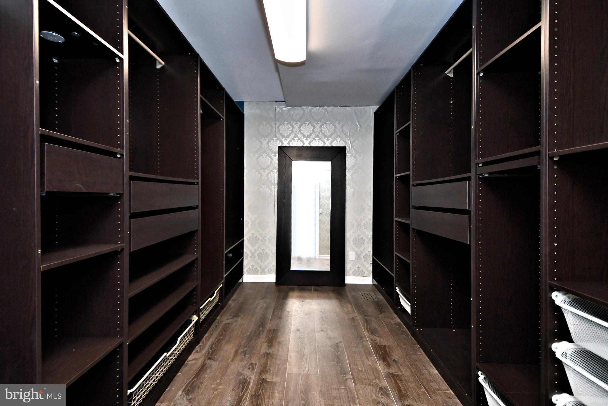 EXECUTIVE ESTATES - Residential