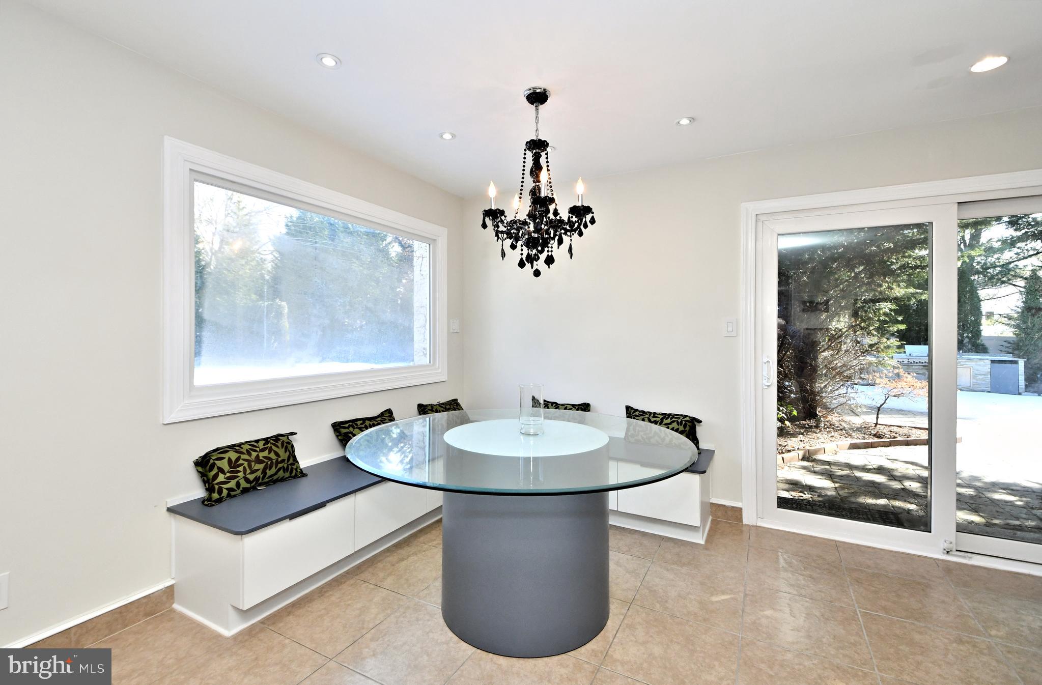 EXECUTIVE ESTATES - Residential