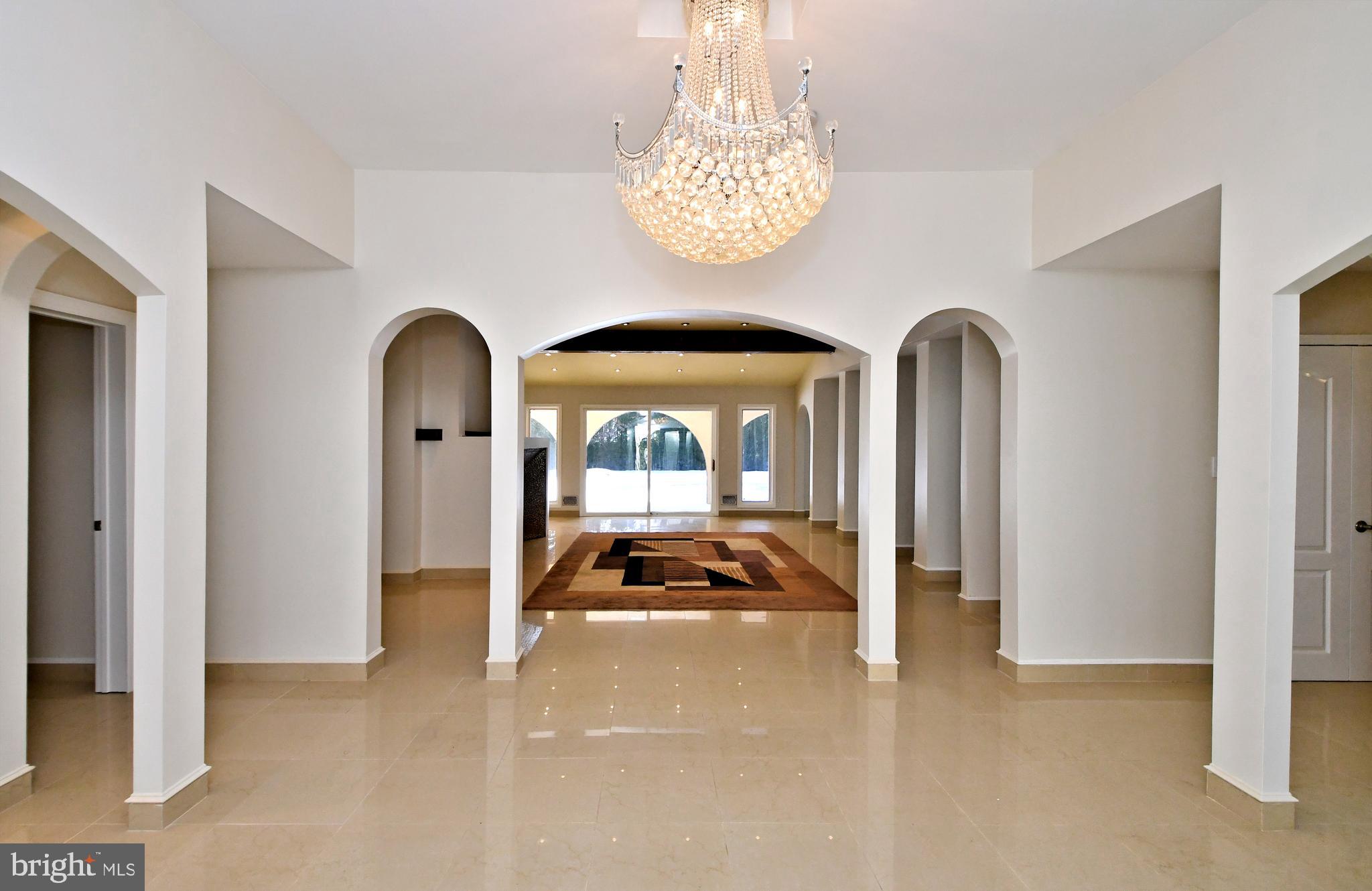 EXECUTIVE ESTATES - Residential