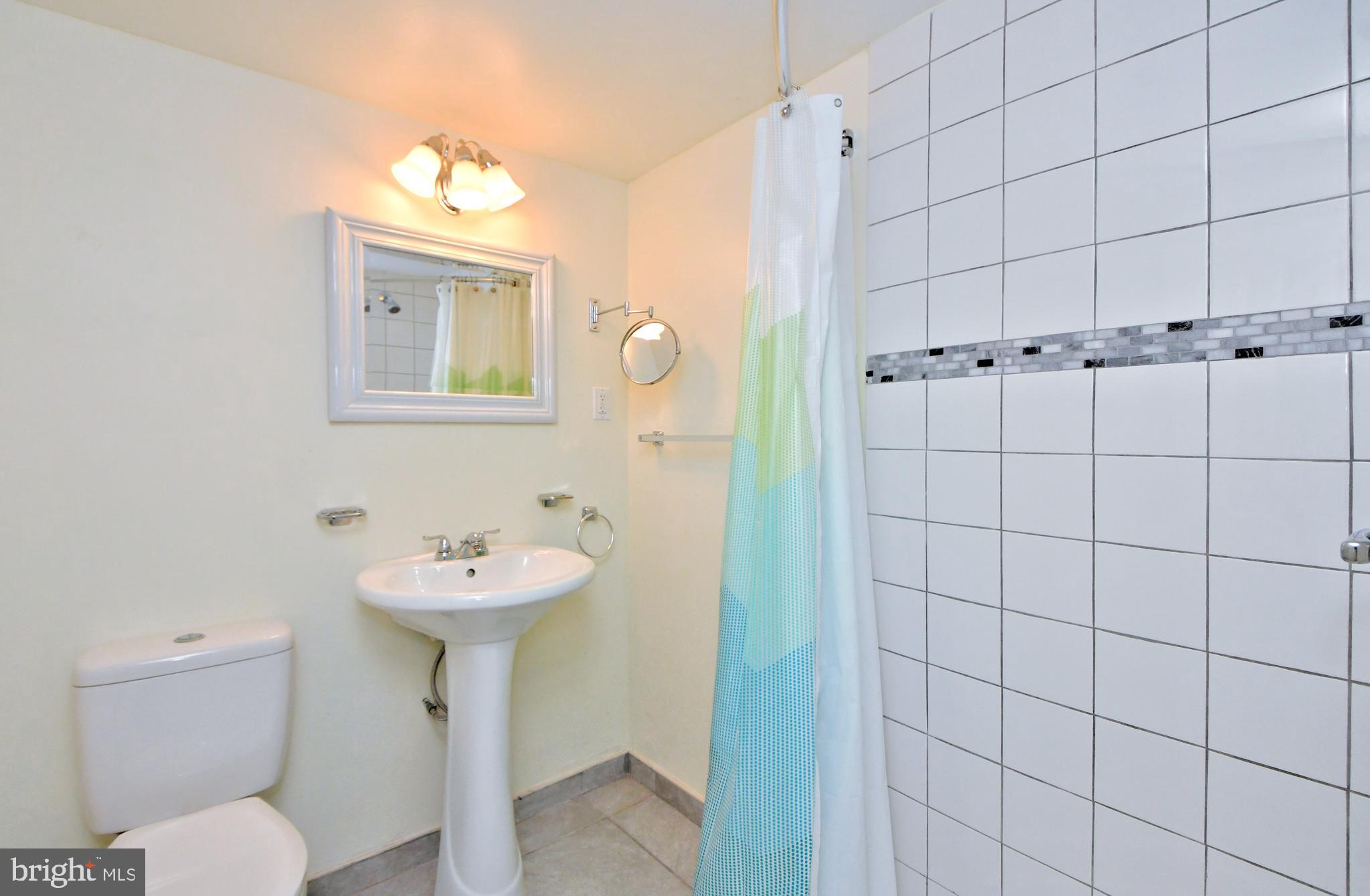 EXECUTIVE ESTATES - Residential