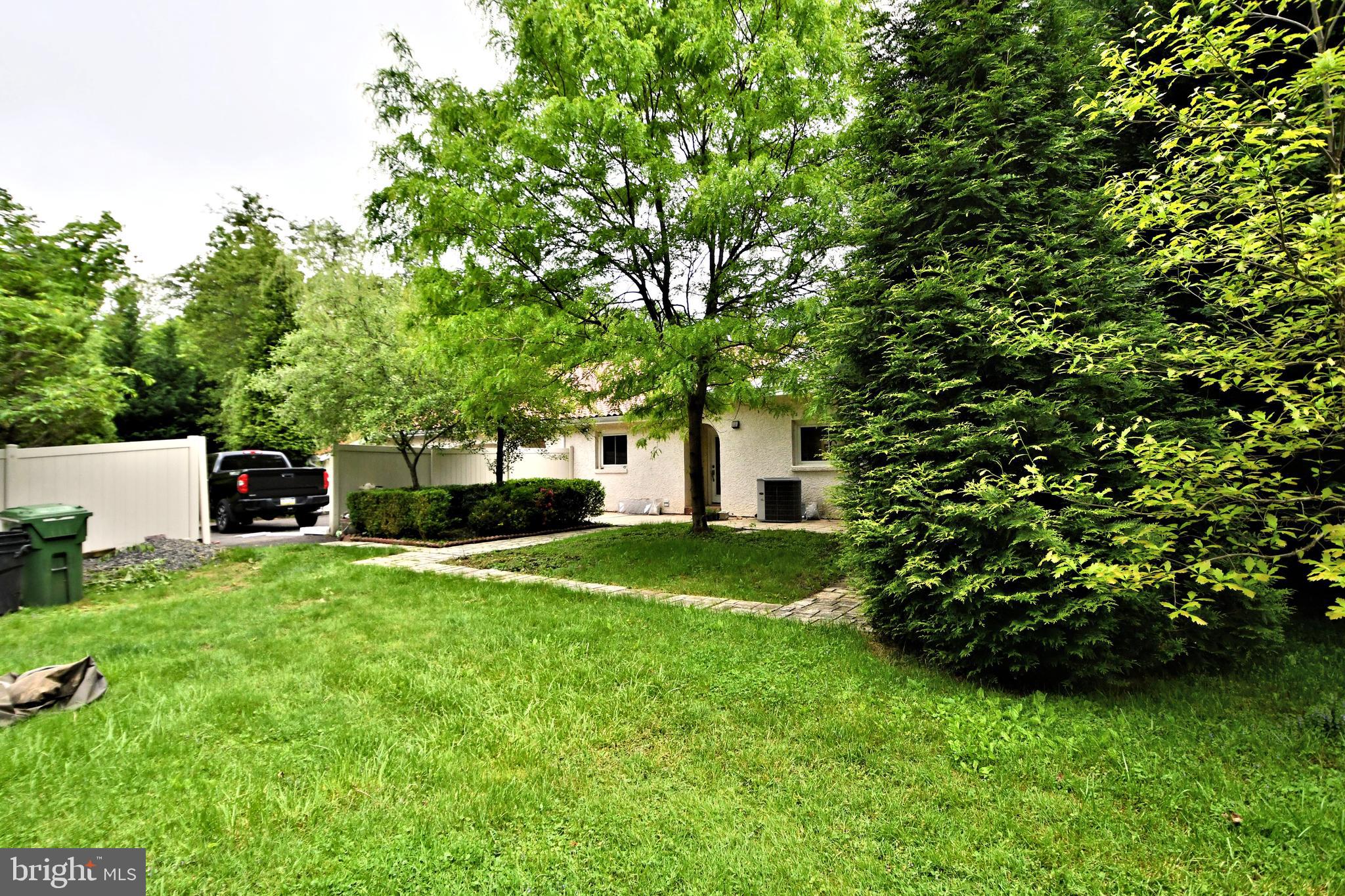 EXECUTIVE ESTATES - Residential