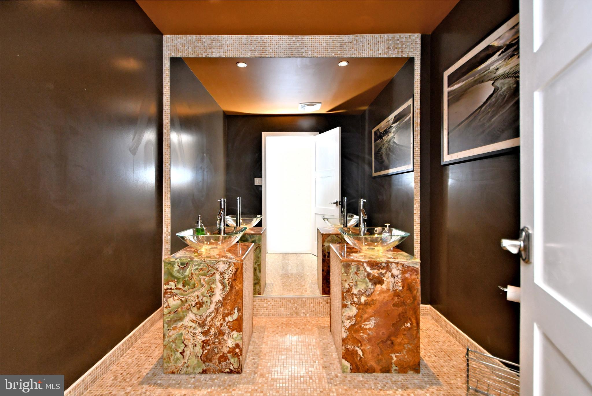 EXECUTIVE ESTATES - Residential