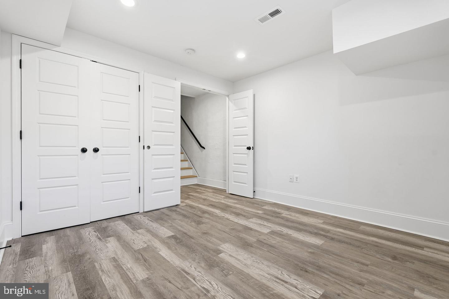 LOCUST POINT - Residential