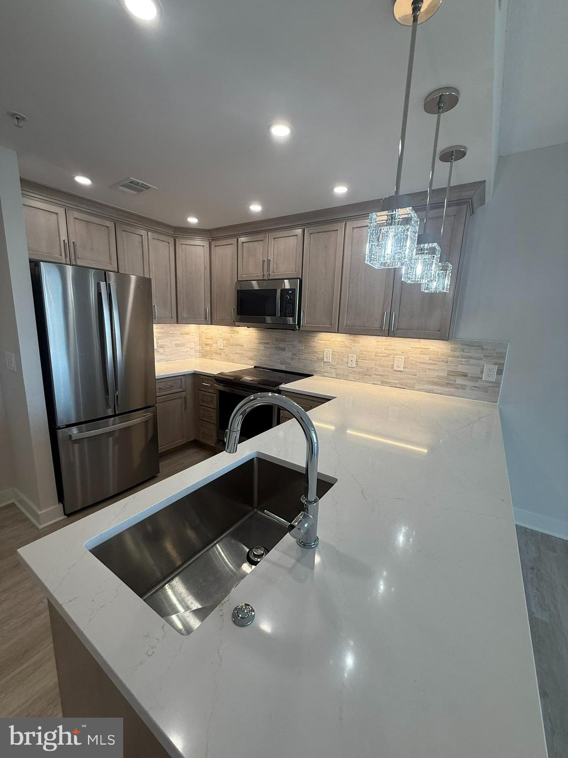 888 N QUINCY STREET 1404