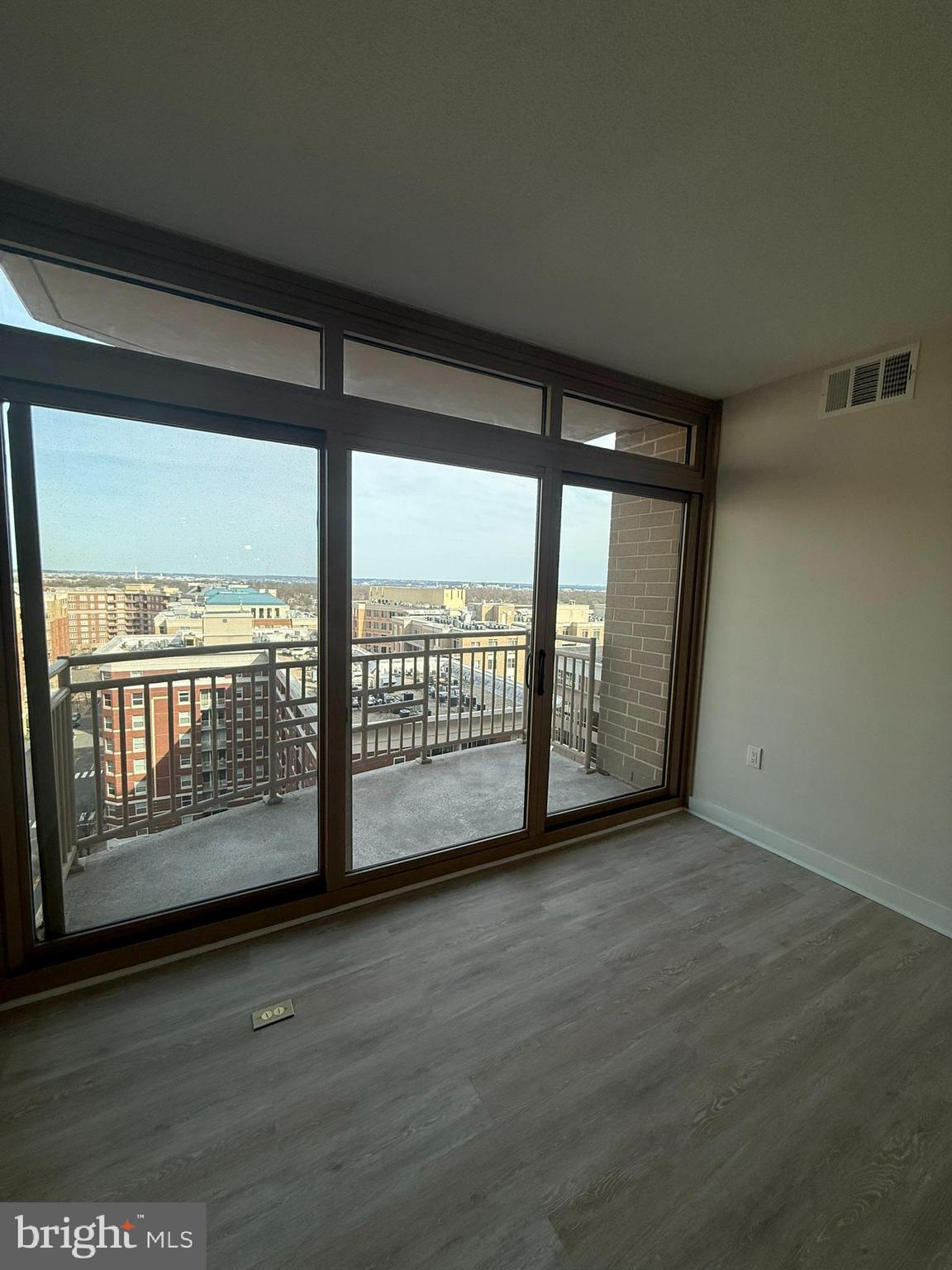 LIBERTY CENTER - Residential Lease