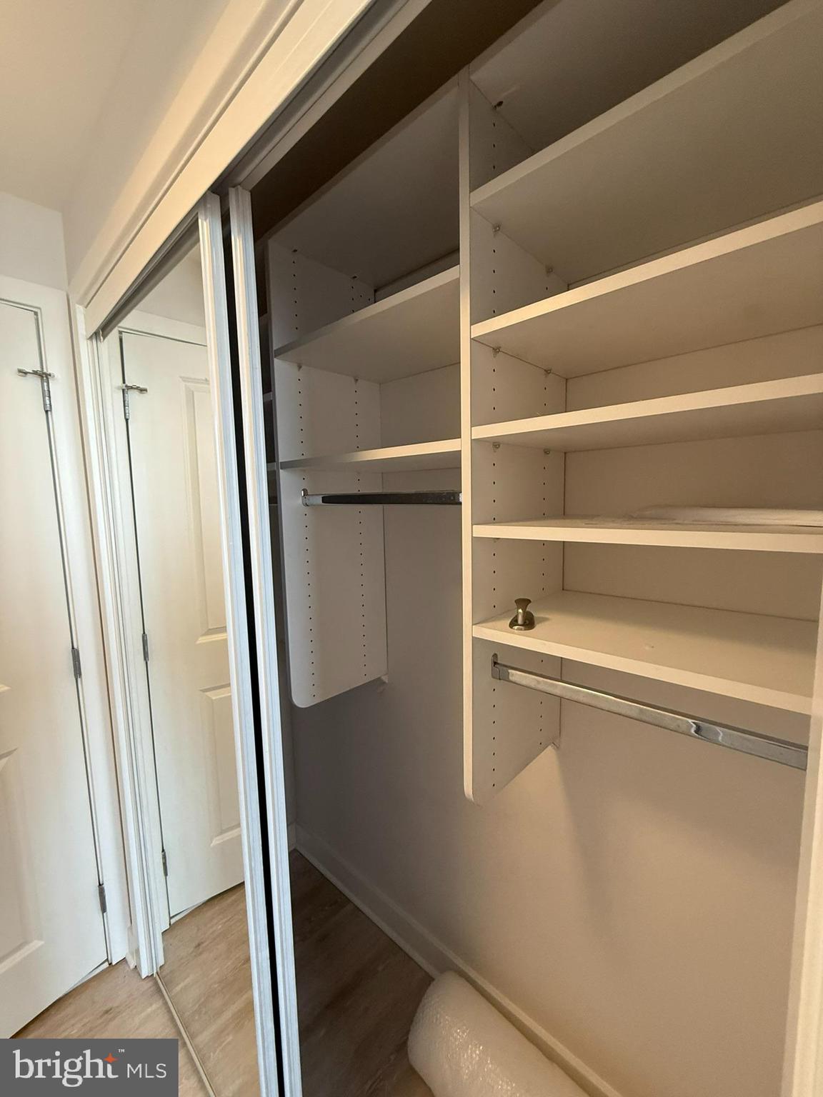 LIBERTY CENTER - Residential Lease