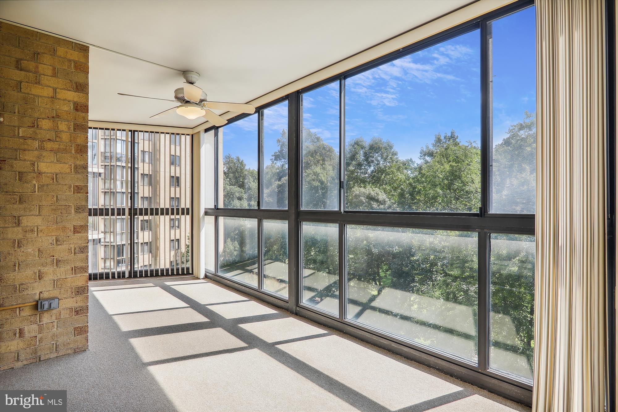 LEISURE WORLD - Residential