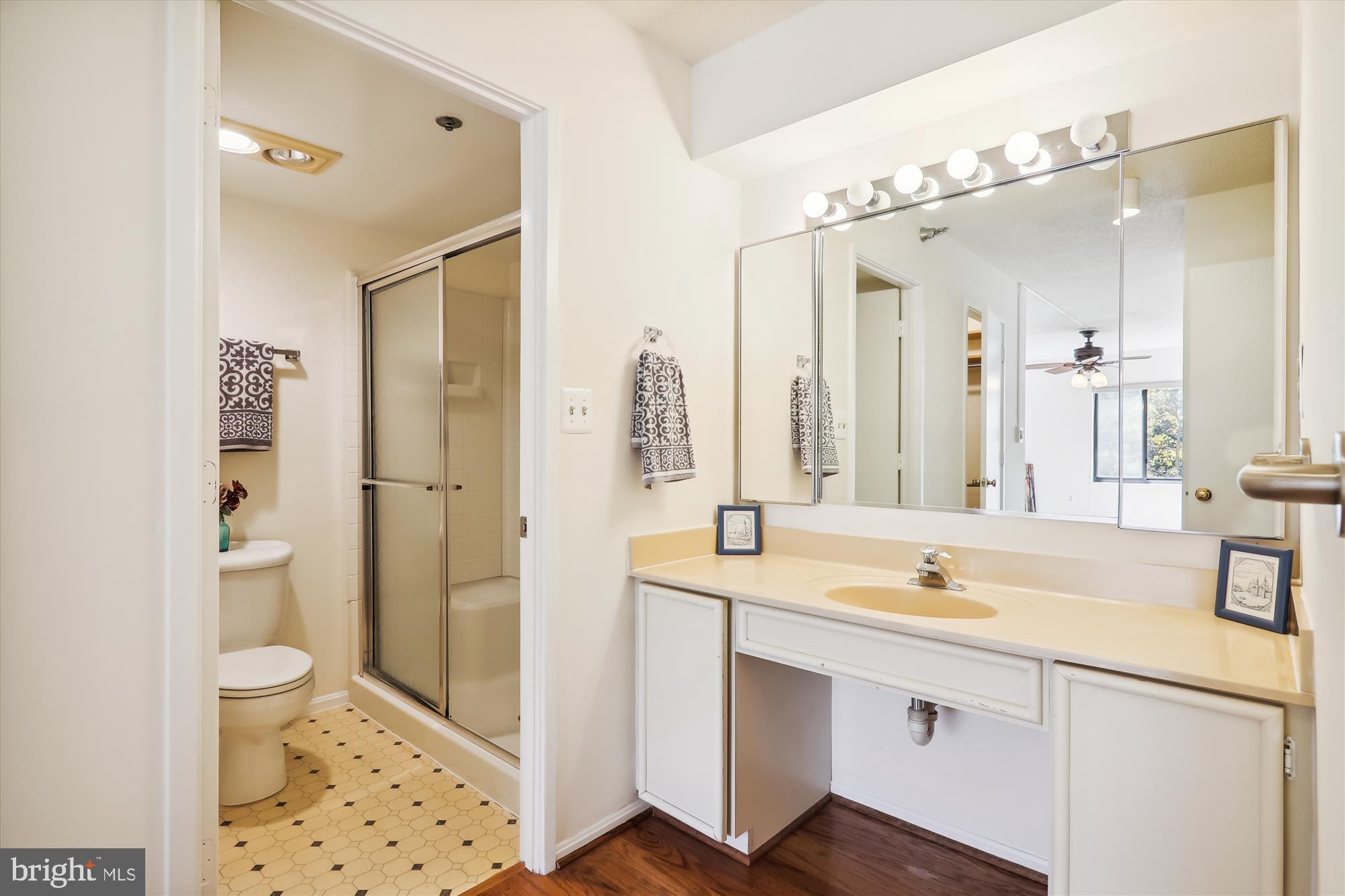 LEISURE WORLD - Residential