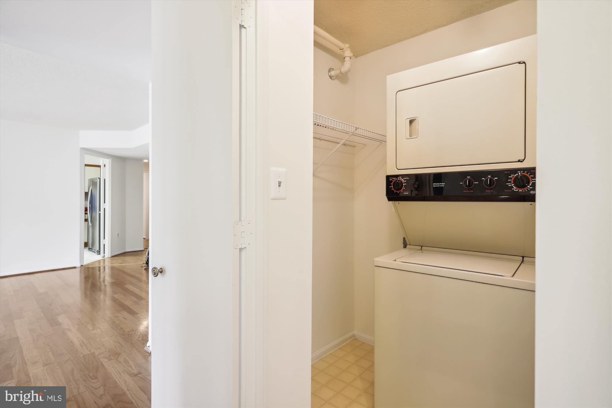 LEISURE WORLD - Residential